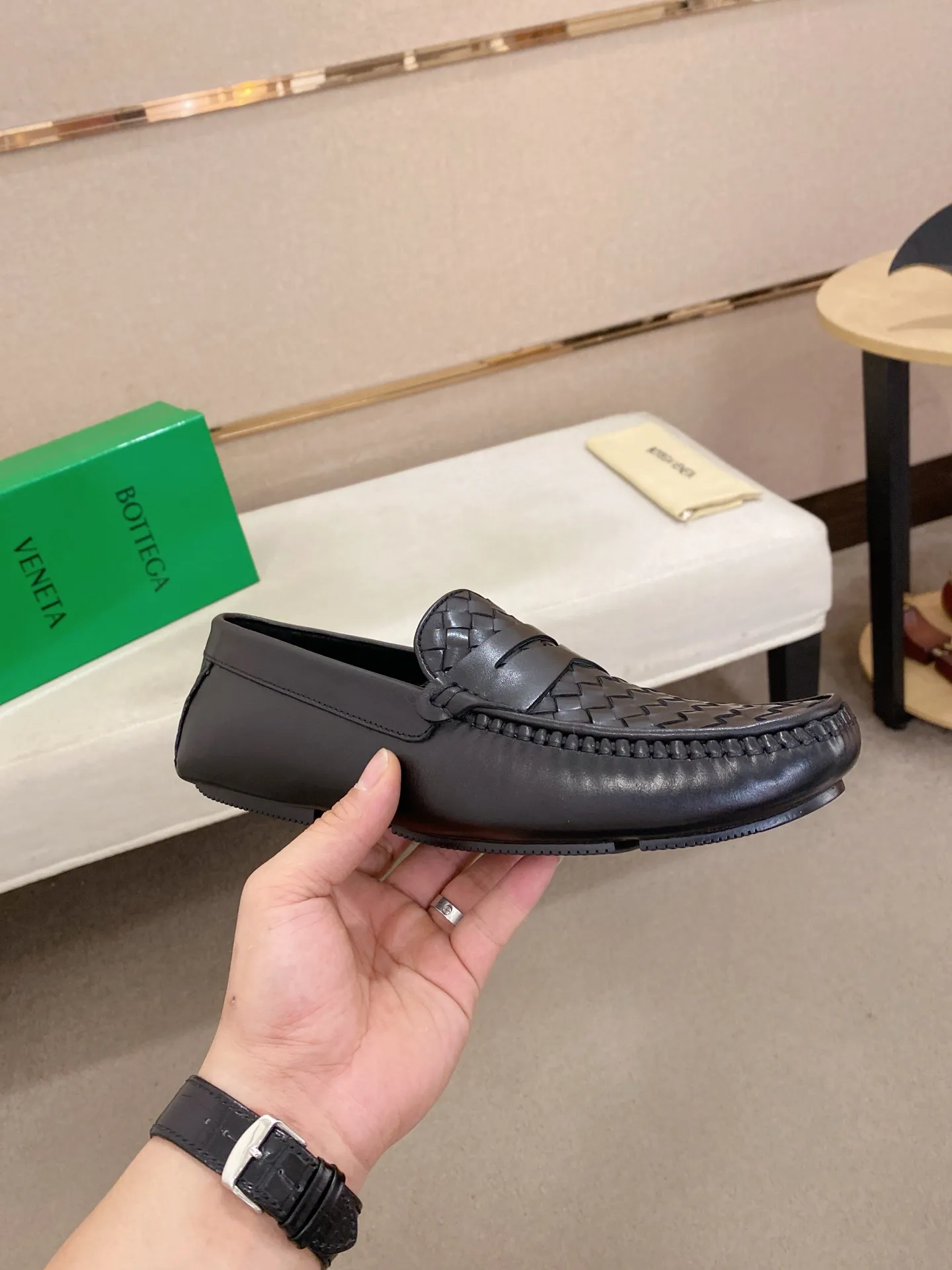 Men's shoes 💰 400💰 (Niu Li + Niu Pad) [BV] latest hot style‼ ️Casual men's shoes, uppers imported first-layer cowhide ➕Full imported cowhide lining✔️Exquisite workmanship, excellent foot feel, special rubber soles✔️, cool and fashionable, the latest fashion, fashionable outsole, hurry up. Code number: 38-44 (can be customized to 37.45, non-refundable)